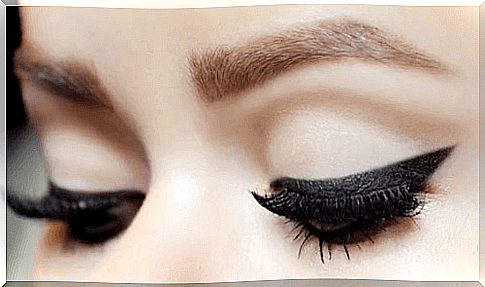 10 tips for applying eyeliner