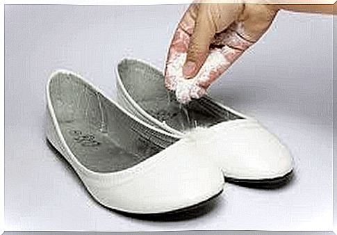 7 tips to remove bad odor from shoes