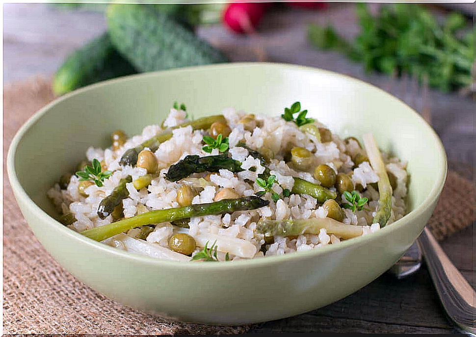 Cholesterol-friendly rice with vegetables and chia seeds