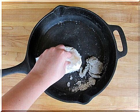 This is how you prevent food from sticking to your frying pans