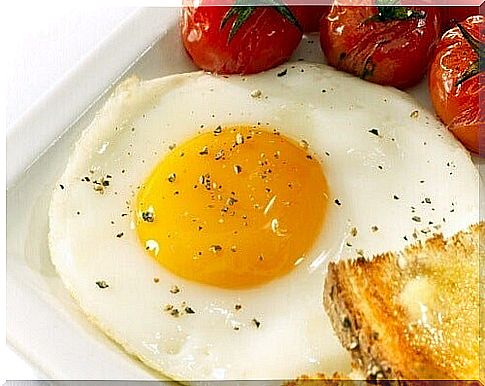 Is it healthy or unhealthy to eat eggs?