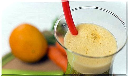 Juice of parsley, carrot and orange for weight loss