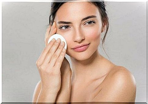 Start with a toner to keep the pores smaller.