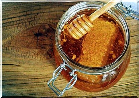 Use treatment with honey to keep pores smaller.