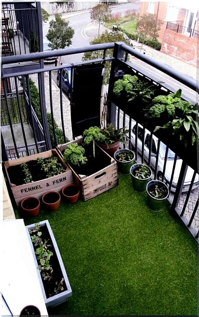 Artificial grass on the balcony