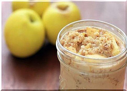 The benefits of eating quinoa with apple and cinnamon for breakfast