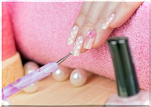 The dangers of using acrylic nails